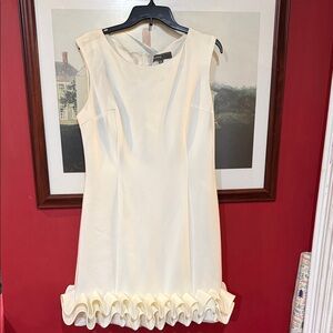 Donna Ricco Elegant Cream Dress size 16